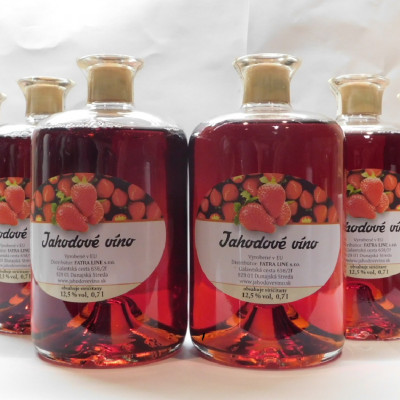 Jahodové víno  6 x 0,7 l
